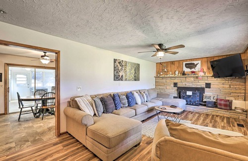 Brevard House | Blue Ridge Mountain Escape w/ Hot Tub, Grill!