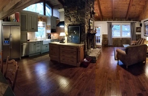 Burnsville Cabin | Blue Ridge Mountain Retreat with Cozy Firepit Terrace. SEE SEPTEMBER SPECIAL!