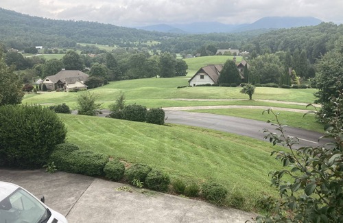 Hayesville House | Blue Ridge Mountains Golf and Lake Retreat