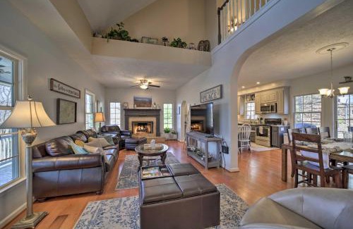 Sapphire House | Blue Ridge Mtn Escape Home with Deck and Fire Pit!