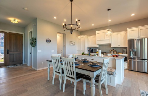 Lenoir House | Blue Ridge Sanctuary at Blue Ridge Mountain Club - hot tub, 3 king suites and great views!