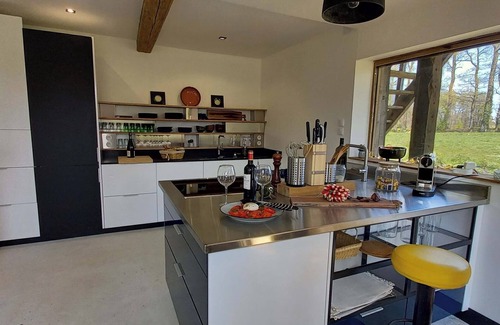 Angiens Bed & Breakfast | Blue room for 4 people at "Maison Silleron". Breakfast included. 5*