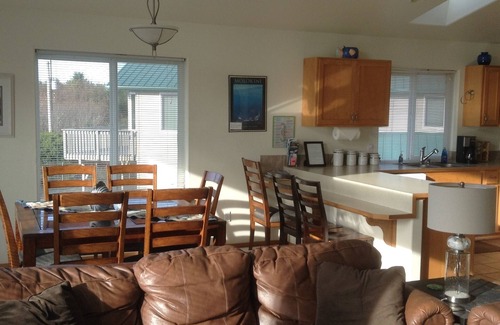 Ocean City House | Blue Sea Beach Home Hot Tub Wifi Short walk to Ocean City Beachn