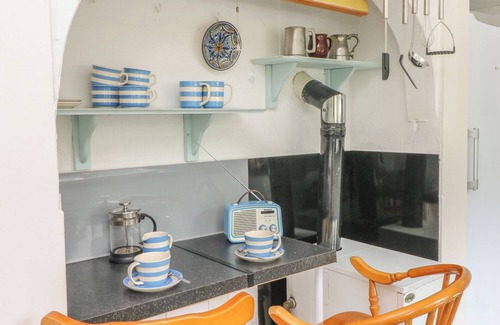 St. Mawes Cottage | BLUE SEAS, pet friendly, country holiday cottage in St Mawes