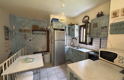 Nikita Apartment | Blue Seashell Apartment - Comfortable Maisonette Just 30m From the Beach in Niki