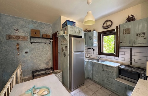 Nikita Apartment | Blue Seashell Apartment - Comfortable Maisonette Just 30m From the Beach in Niki