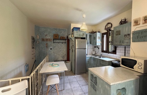 Nikita Apartment | Blue Seashell Apartment - Comfortable Maisonette Just 30m From the Beach in Niki