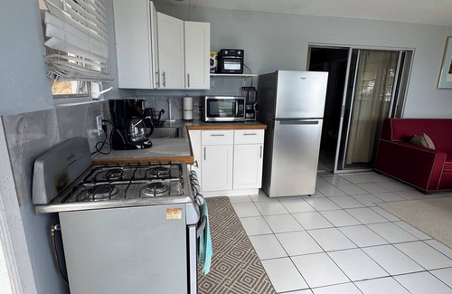 Rosendal Apartment | Blue Sky 1-bedroom apartment with AC & Wi-Fi on Skyline Drive in St. Thomas.