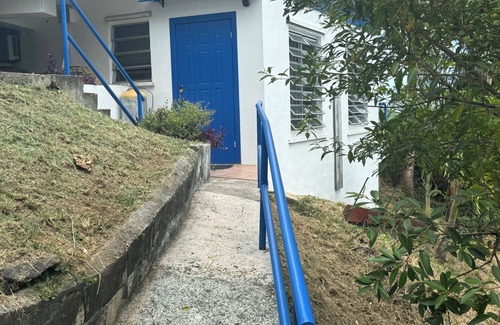 Rosendal Apartment | Blue Sky 1-bedroom apartment with AC & Wi-Fi on Skyline Drive in St. Thomas.