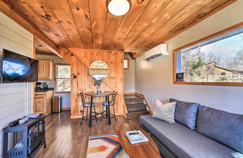 Canton Cabin | 'Blue Sky Cottage:' Romantic Retreat w/Mtn Views!