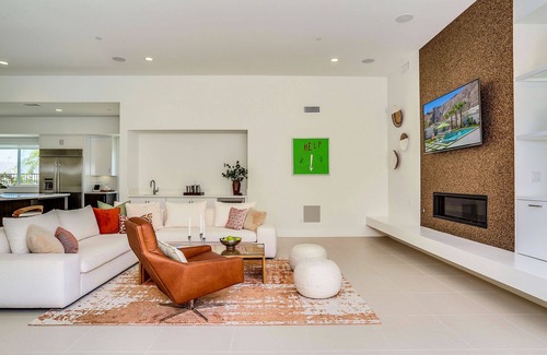 Historic Tennis Club House | 'Blue Skye Modern' Modern pool pad w/4 suites