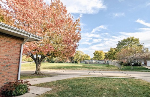 Springfield House | Blue Slate 2-bedroom w/Garage