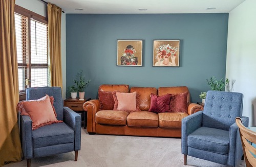 Springfield House | Blue Slate 2-bedroom w/Garage