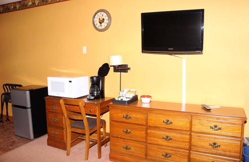 Massena Hotel | Blue Spruce Motel