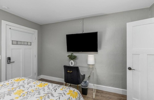 Douglas Hotel | Blue Star Motel #2 - Studio Hotel, Sleeps 2