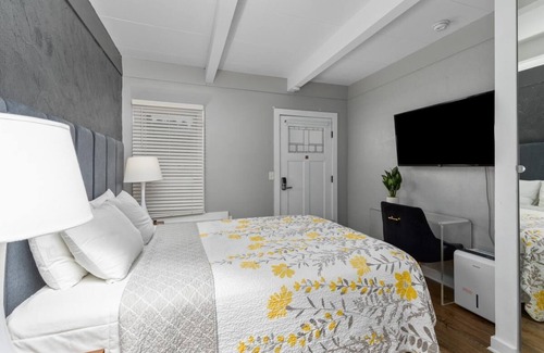 Douglas Hotel | Blue Star Motel #9 - Studio Hotel, Sleeps 2