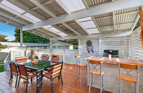 Long Jetty House | Blue Summer House