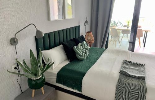 Castillo de Sabinillas Apartment | Blue Sunset Luxury Seaview Apartment La Duquesa
