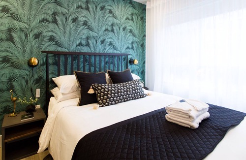 Little Italy Apartment | Blue Tropics Studio in Little Italy with kitchen by Denstays