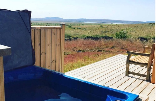 Reykholt Cabin | Blue View Cabin 6B with Hot Tub