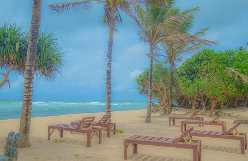 Akurala Hotel | Blue Water Paradise Akurala