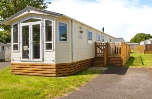 Dawlish Warren House | Blue Water Retreat Dawlish Warren Sleeps 4 - 10min walk from Beach, Pet Friendly
