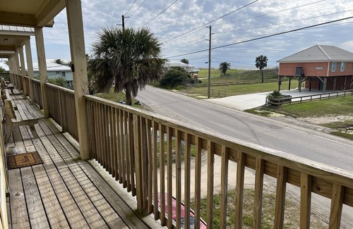 Grand Isle House | Blue Water Villa A - Lemonade Escapade - Beach Access - Island Realty