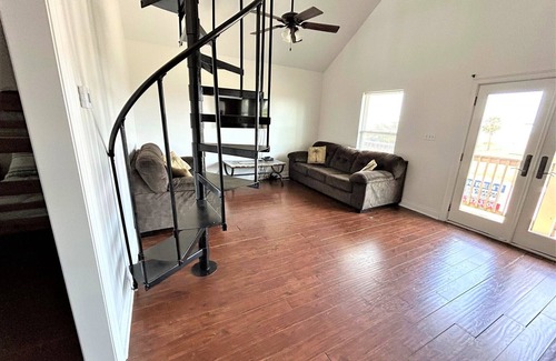 Grand Isle Apartment | Blue Water Villa C - Coastal Realty Group
