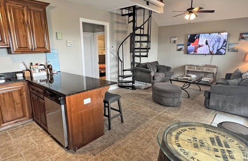 Grand Isle House | Blue Water Villa J - Y-Knot - Beach Access - Island Realty