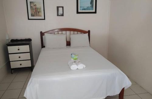 Caye Caulker Hotel | Blue Wave Guest House
