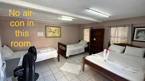 Caye Caulker Hotel | Blue Wave Guest House