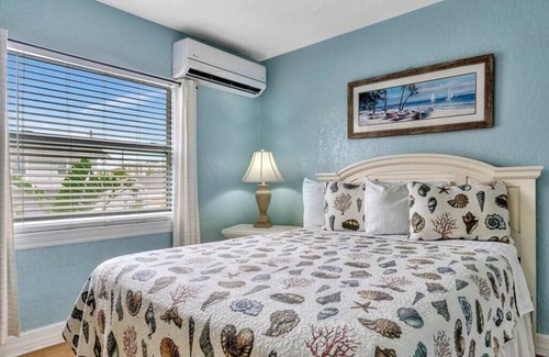 Clearwater Beach Hotel | Blue Wave Suites: Make Waves in Clearwater Beach