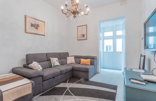 Valletta Apartment | Blue Waves