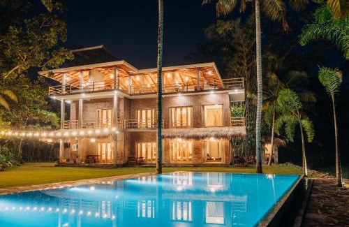 Kathaluwa Hotel | Blue Waves Surf House - Jungle Villa