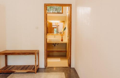 Kathaluwa Hotel | Blue Waves Surf House - Jungle Villa