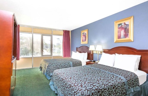 Wichita Hotel | Blue Way Inn & Suites Wichita East