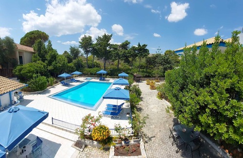 Kerameies Apartment | Blue White Apartments - Traditional Village House