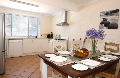 Orange East House | BLUE & WHITE NILE *Work, Rest, Play. Walk to CBD*