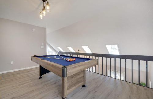 Albrightsville House | Blue Wolf Retreat Pool Table Cozy BBQ