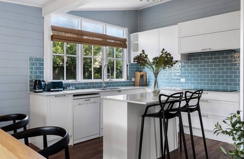 Cessnock House | Blue Wren Cottage on Edith - A Fireside Retreat in Wine Country