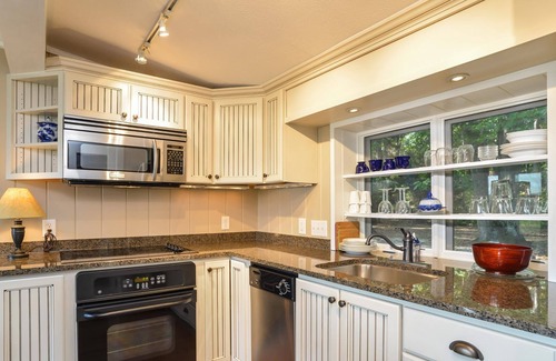 Saugatuck Cottage | Blue Zen - Two Bedroom Cottage, Sleeps 4