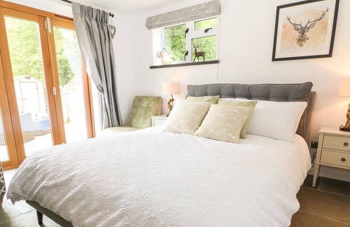 Hele Cottage | BLUEBEARDS REST, romantic, with a garden in Parracombe