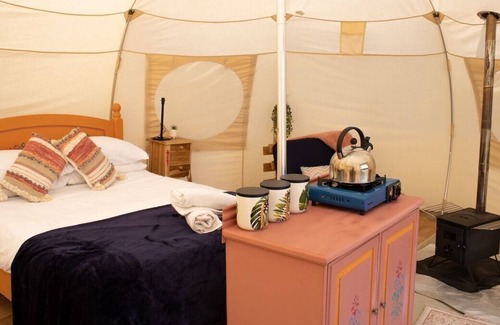 Dormston Apartment | Bluebell - Bell Tent in Dormston