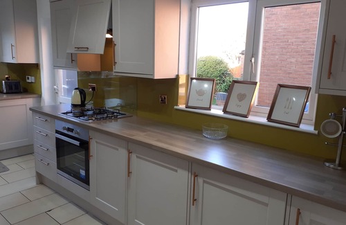 Thornton-Cleveleys House | Bluebell Cottage sleeps 6 (Can be booked with Mayfield sleeps 6) WIFI free