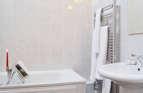 Tan-y-groes Cottage | Bluebell Cottage - 4 miles from unspoilt beaches - families and dogs welcome