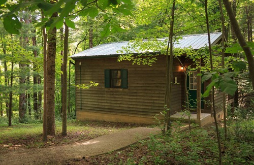 Logan Cottage | Bluebell Cottage at The Inn & Spa at Cedar Falls