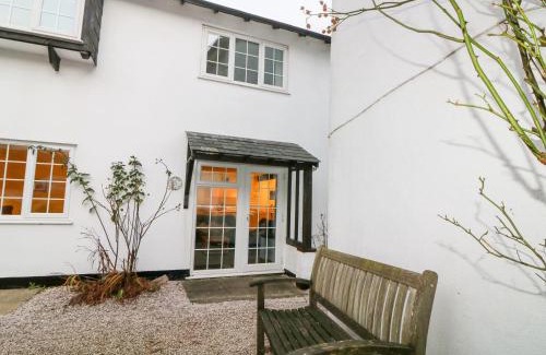 Paignton House | Bluebell Cottage