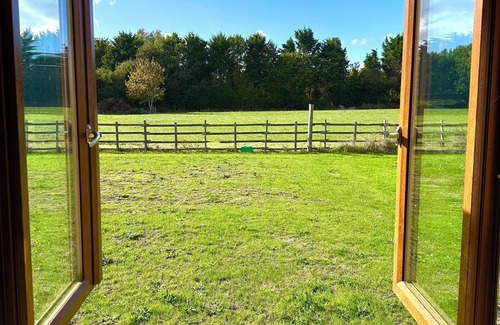 Tetney Cottage | Bluebell Cottage - Serviced Accommodation near Cleethorpes