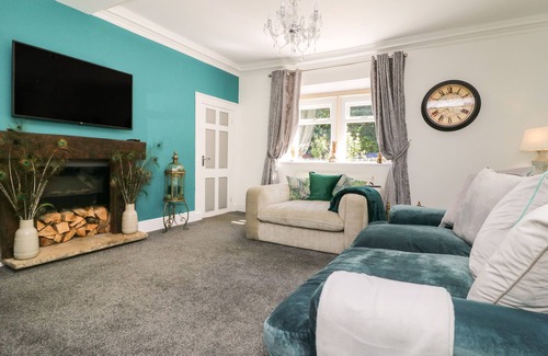 Shipley Cottage | BLUEBELL FARM, pet friendly, character holiday cottage in Baildon