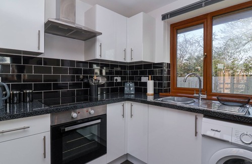Brean Cottage | BLUEBELL LODGE, MEADOW VIEW LODGES, pet friendly in Brean